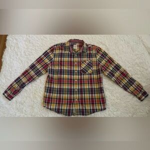 Men's Levi's Long Sleeve Plaid Collared Shirt. Size
XL 100% Cotton